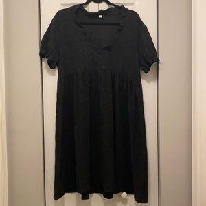 Black Short Sleeve V-Neck Dress